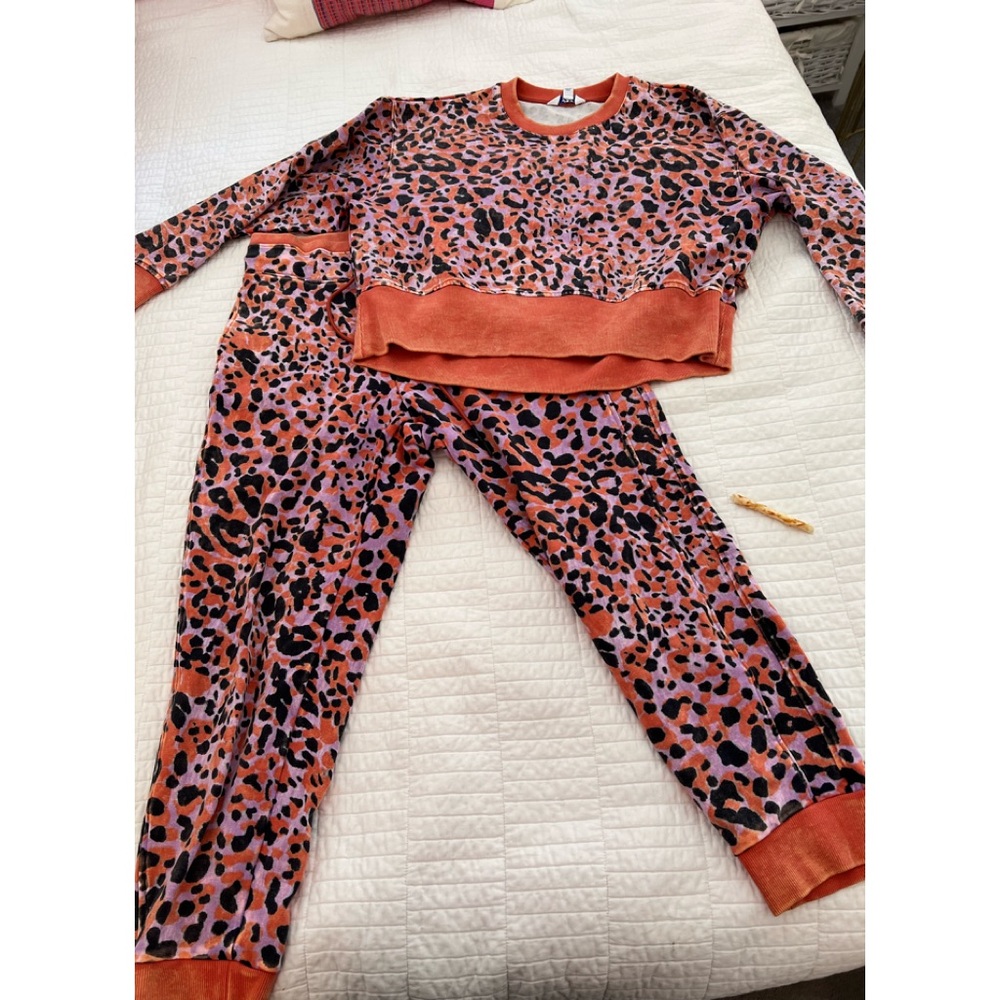 NWOT Darling animal print sweatshirt and matching sweat pants